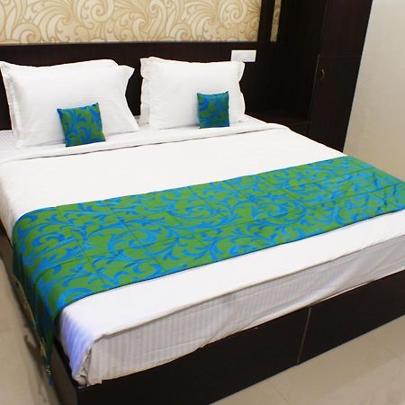 Collection O 8267 Galaxy Inn Kochi Exterior foto