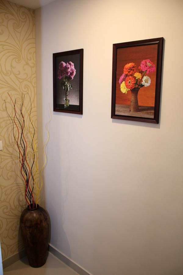 Collection O 8267 Galaxy Inn Kochi Exterior foto