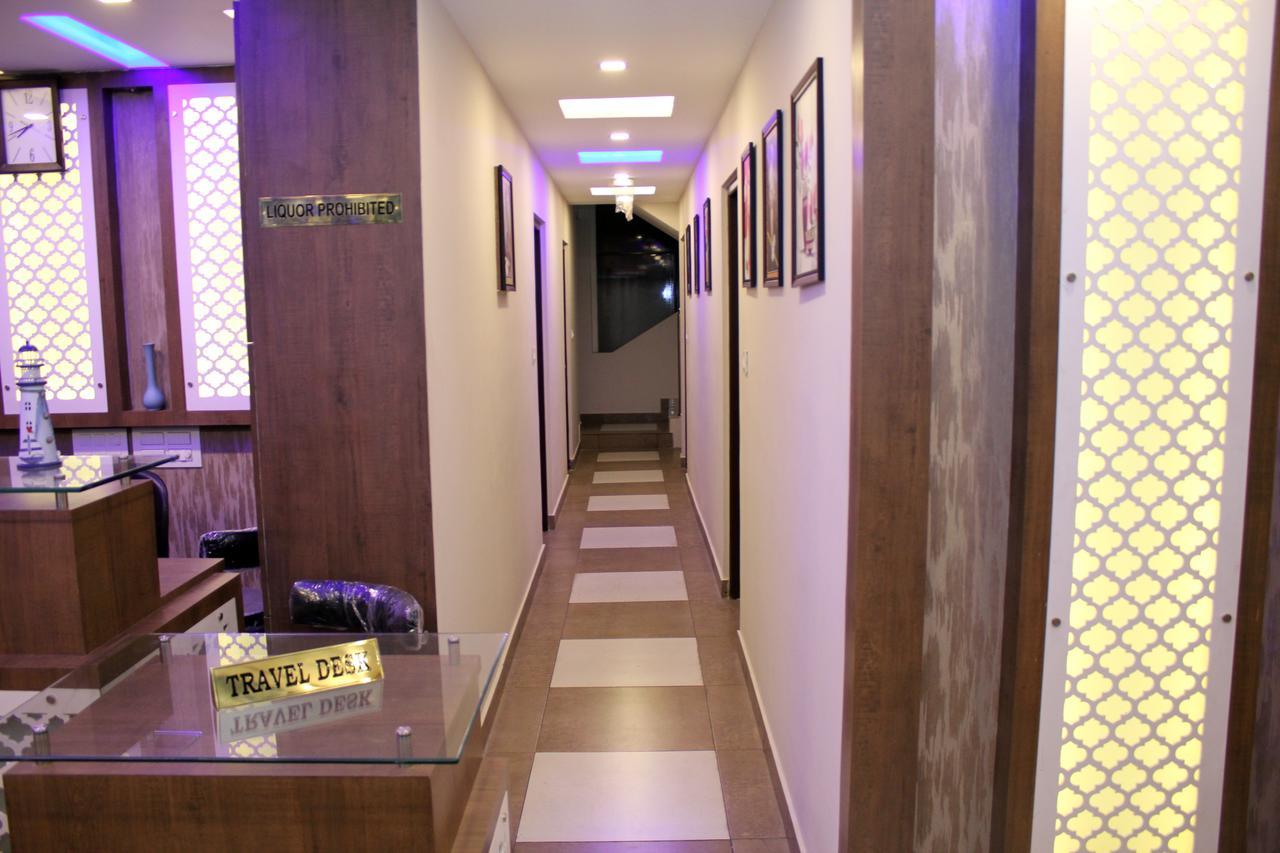 Collection O 8267 Galaxy Inn Kochi Exterior foto
