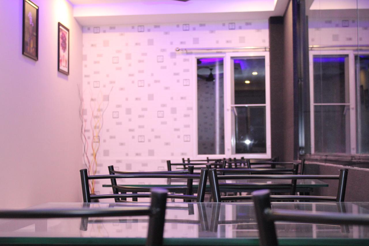 Collection O 8267 Galaxy Inn Kochi Exterior foto